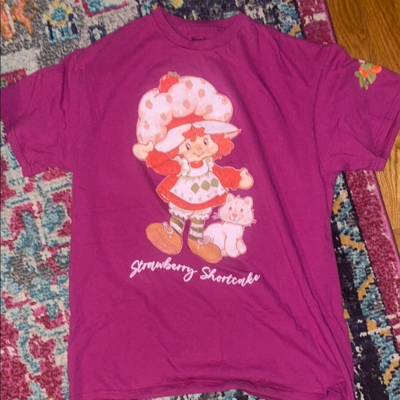 strawberry shortcake Tops - Adult size L strawberry shortcake T-Shirt